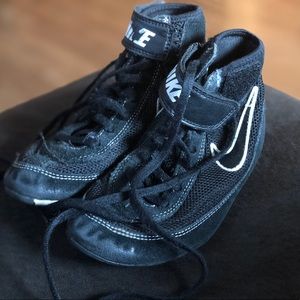 1.5 youth Nike wrestling shoes